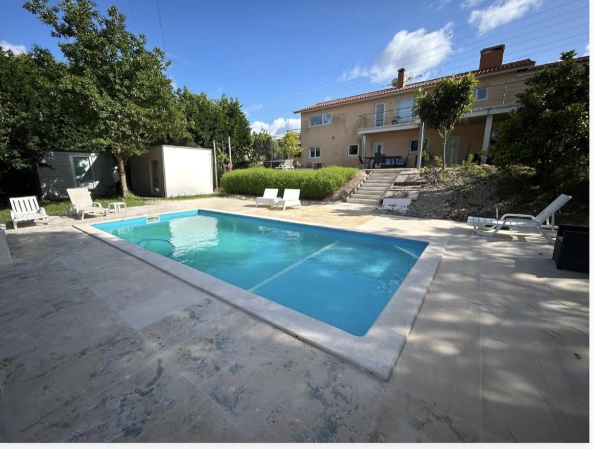 Casa Do Colipo Guest House บาตาเลีย ภายนอก รูปภาพ