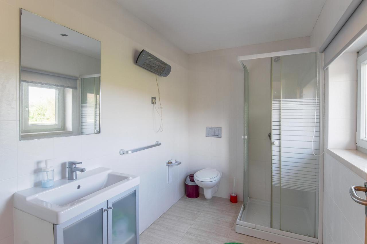 Casa Do Colipo Guest House บาตาเลีย ภายนอก รูปภาพ